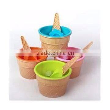 plastic ice cream container with spoon th-670