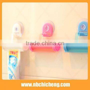 Plastic Toothpaste Squeezer With Suction Cup photo-2