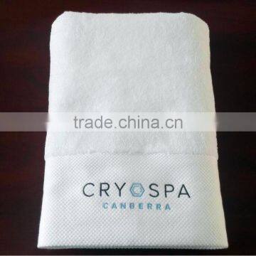 Shandong Factory White cotton bath towels custom logo embroidered