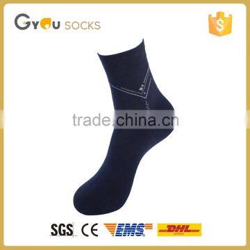 2016 Wholesale New design solid color men dress tube socks making machine