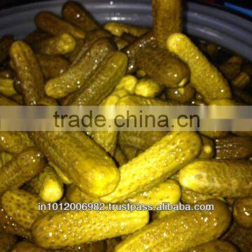 GHERKINS IN VINEGAR