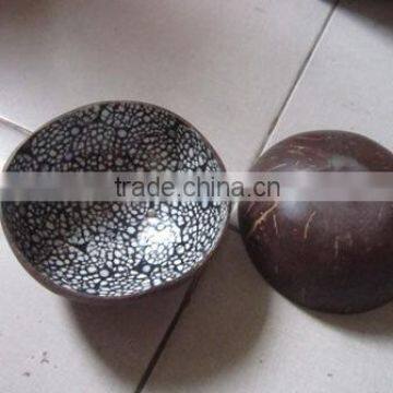 Black eggshell coconut shell bowl