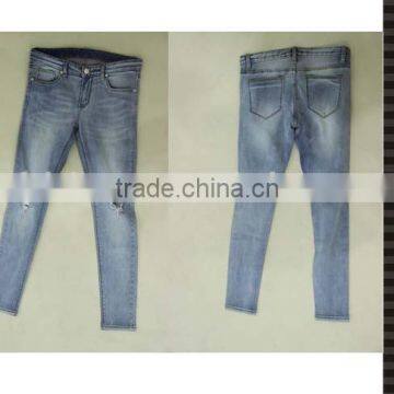 five pocket style jeans pent with knee ripped