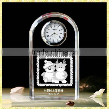 Handmade Unique Exquisite Engraved Dome Crystal Clock For New Year Business Gifts Souvenirs