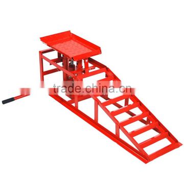 Height adjustable hydraulic car ramp lift