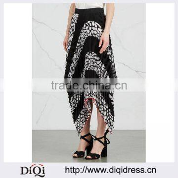 Wholesale Women Apparel Pleated Printed Black and White Cloque Skirt(DQE0351SK)