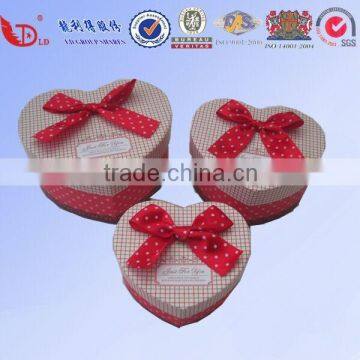 Small Christmas Gift Box in Mailbox Shape for Sale. photo-6