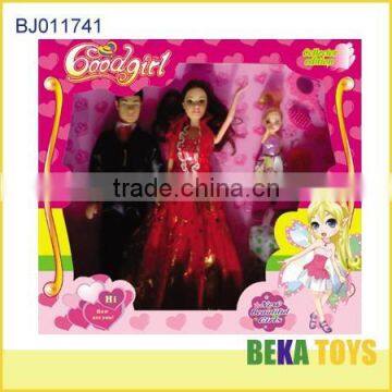 good quality roca doll toy with her happy family dolls