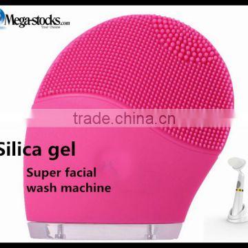 popular 2015 soft silica gel Skin Vibration Slimmer Face cleansing massager functional