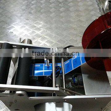 MT-50 Semi-automatic Round Bottle Labeling Machine photo-2