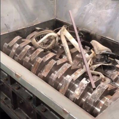 Industrial Tyre Shredder Machine Twin Shaft Crusher Shredding for Medical Waste Recycling Plant photo-2