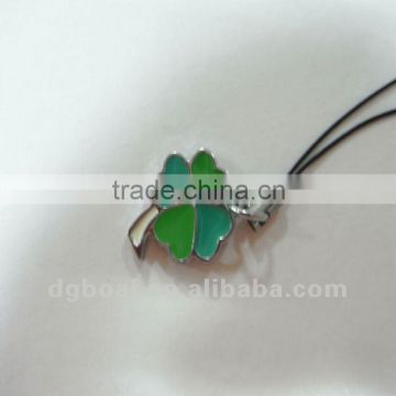 Zinc alloy enamel 4 clover leaf mobile chain manufacturer