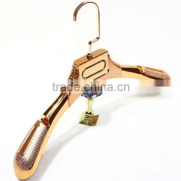 Fashion gold plastic dress hanger for clothes