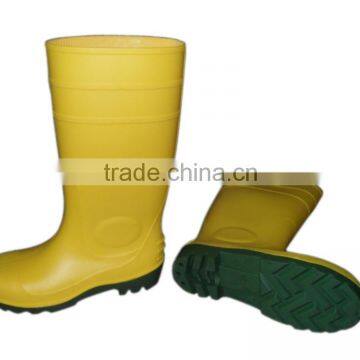 Yellow PVC rain shoes with steel toe