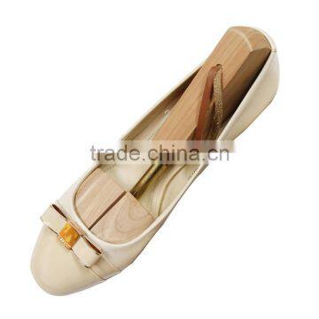 Adjustable Type Wooden Material Cedar Wood With Good Scent Single Tube Shoe Tree With String in the End photo-2