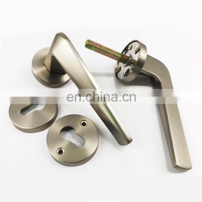 zinc material Straight bar hardware lever European style door handle lock interior door handles lock