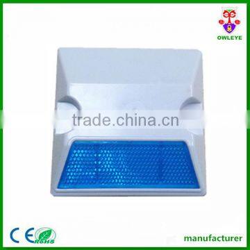 Reflective Plastic Road Stud for Roadway Safety photo-3