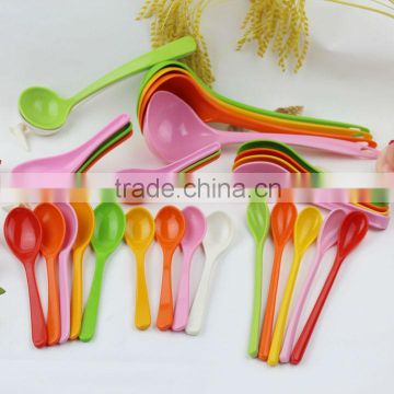 Many kinds of spoon