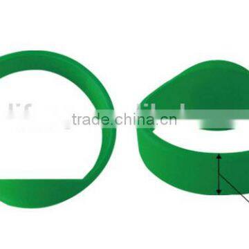 Hot Sale NTAG213 Chip RFID Silicone Wristband photo-3