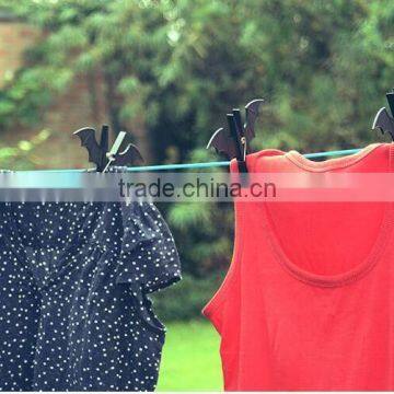 Creative Black/Red Batman Shape Plastic Spring Clothes Pegs Household Pants Receiving Clothes Clips Bat Pegs For Wholesale photo-2