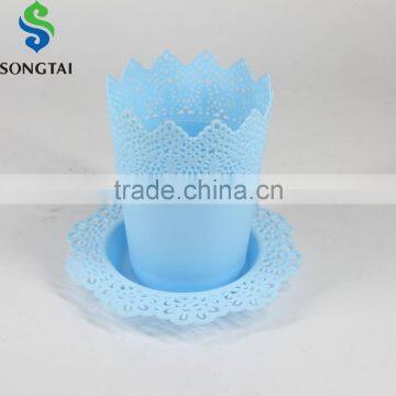 cheap color plastic flower garden pots with crown brim