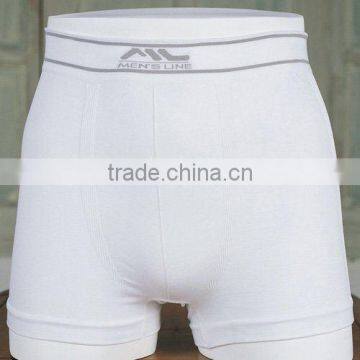 white seamless man underwear boxer shorts