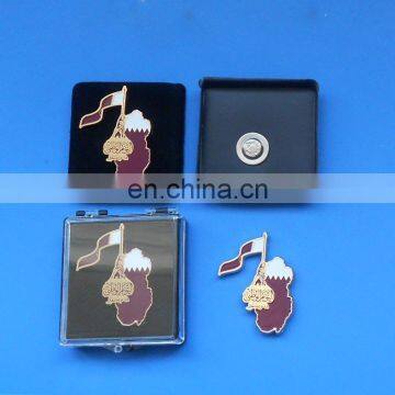 Custom Qatar National Flag Lapel Pin Badge for National Day Gifts photo-2