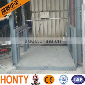 2t hydraulic vertical platform man lift conveyor