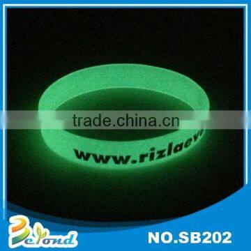 Wholesale gift fashion glowing cheap silicone band