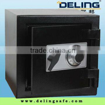 Mechanical safe deposit box