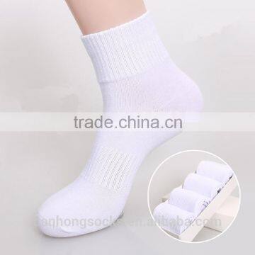 Classic black white and grey men socks breathable sports socks zhuji manufacturer