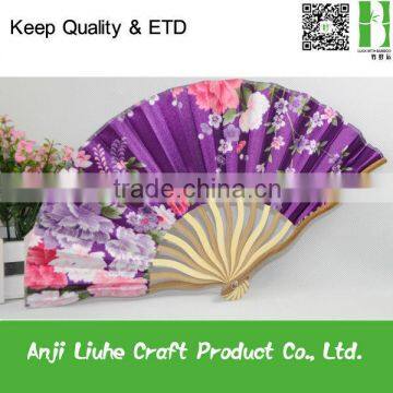 Traditional Curved Ribs Cloth Bamboo Fan With Flowers