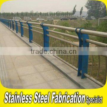 Outdoor Floor Mounting Stainless Steel Highway Aluminum Guardrail photo-3