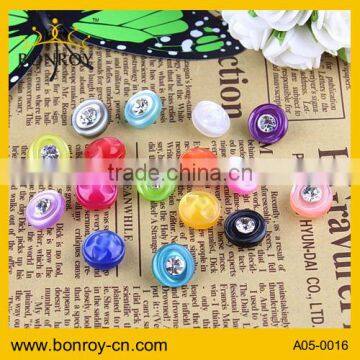 Good shinning wholesale rhinestone button