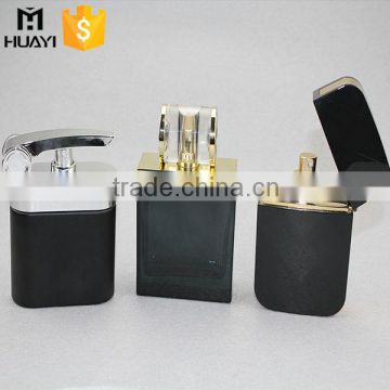 square shape black perfume bottle,empty crystal perfume bottle,waist curve black crystal perfume bottle                        
                                                Quality Choice