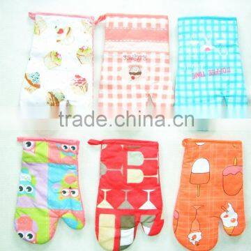 printed cheap stock oven mitten kitchen textiles free samples surplus stock China supplier buying in bulk wholesale