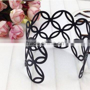Cheap Jewelry Plain Black Cuff Metal Hollow Bangle With High Quality photo-3