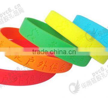 CUSTOMIZED SILICON WRISTBAND IN CHINA