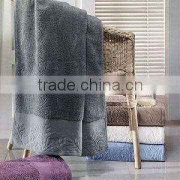 21s/2 solid color bath towel with jacquard border