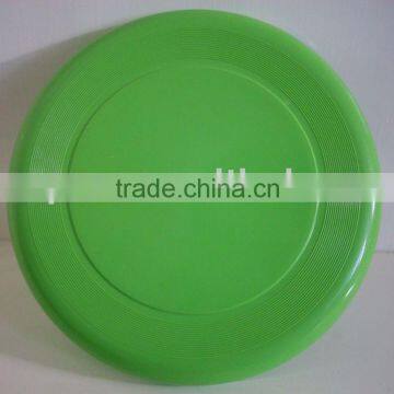 dog frisbee