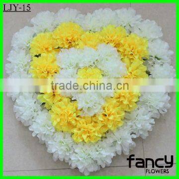 Artificial heart shaped daisy cemetery flower                        
                                                Quality Choice