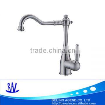 Deck mounted antique brass basin faucet China supplier