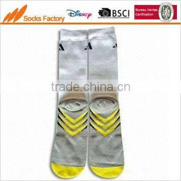 women terry functional running socks with different toe direction on left and rights socks