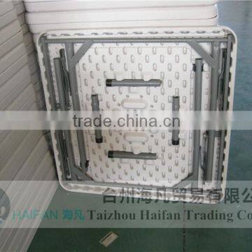 High Durable Blow Molding PE 2FT White Square Folding Dining Table /hot Sell Square Plastic Dining Room Table photo-4