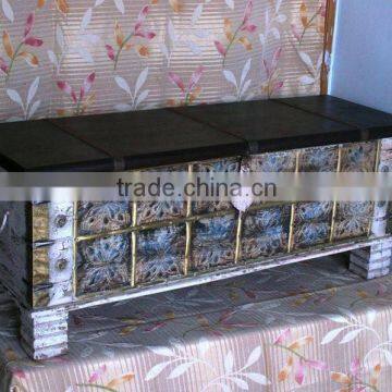 BLANKET TABLE WOOD