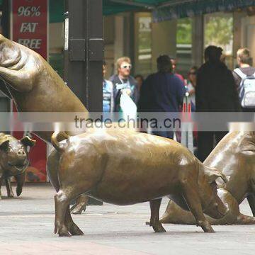 2015 New Design Garden Decoration Bronze Golden Pig Statue photo-3