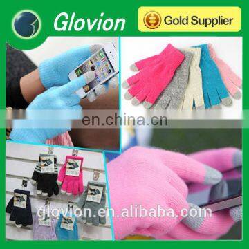 Multi- function three fingertips touchscreen gloves