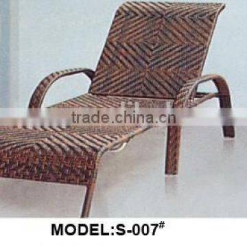 Modern and stylish outdoor leisure rattan/wicker beach chaise lounger