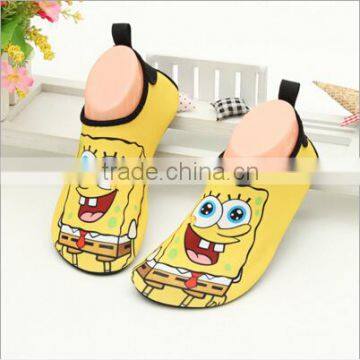 whole sale fashionable sponge bob summer beach breathable skin shoes