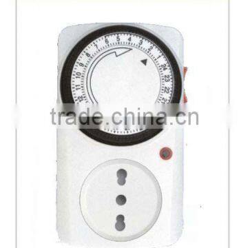 Italian style mechanical timer socket